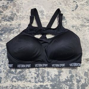 Victoria Sport | Black Padded Sports Bra